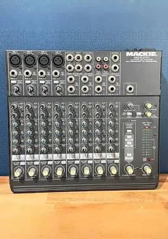 Mackie 1202 Mixer